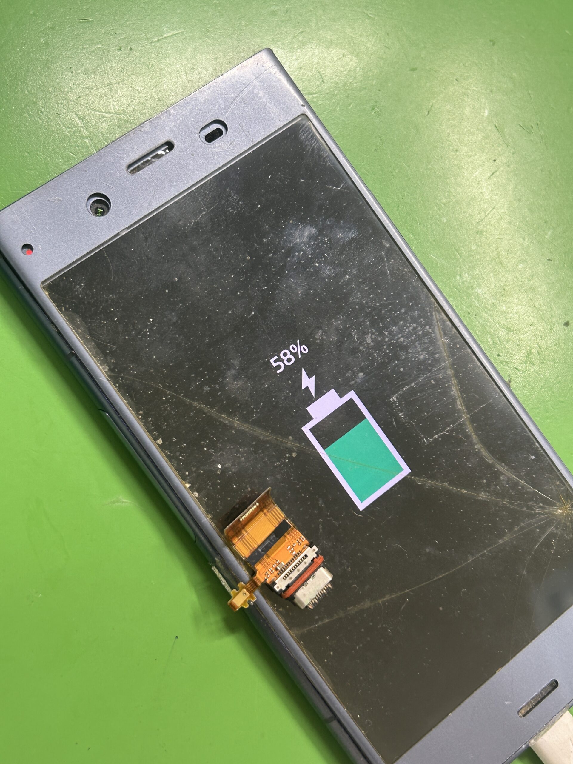 Android Xperia XZ1 充電口修理