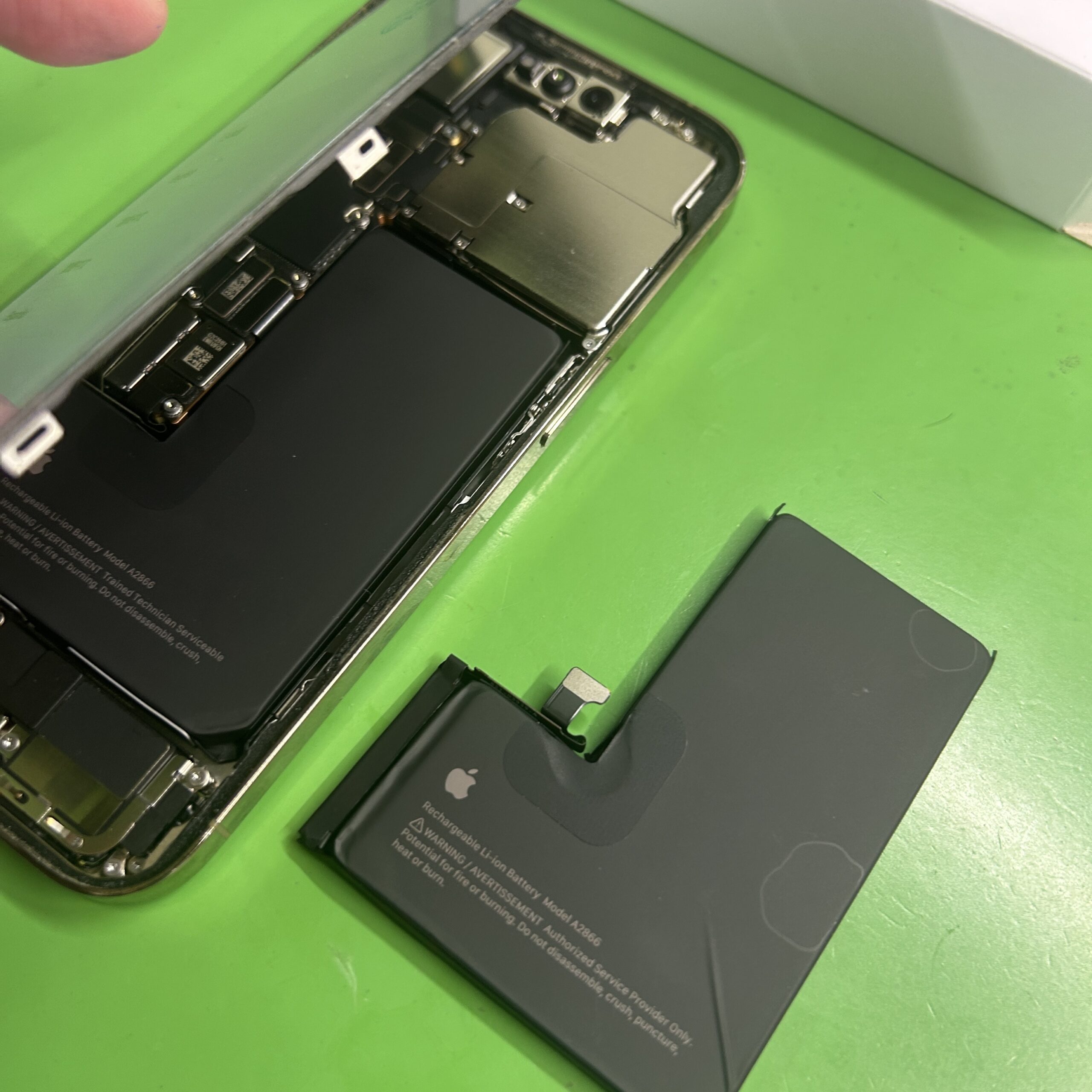 iPhone  15pro バッテリー交換