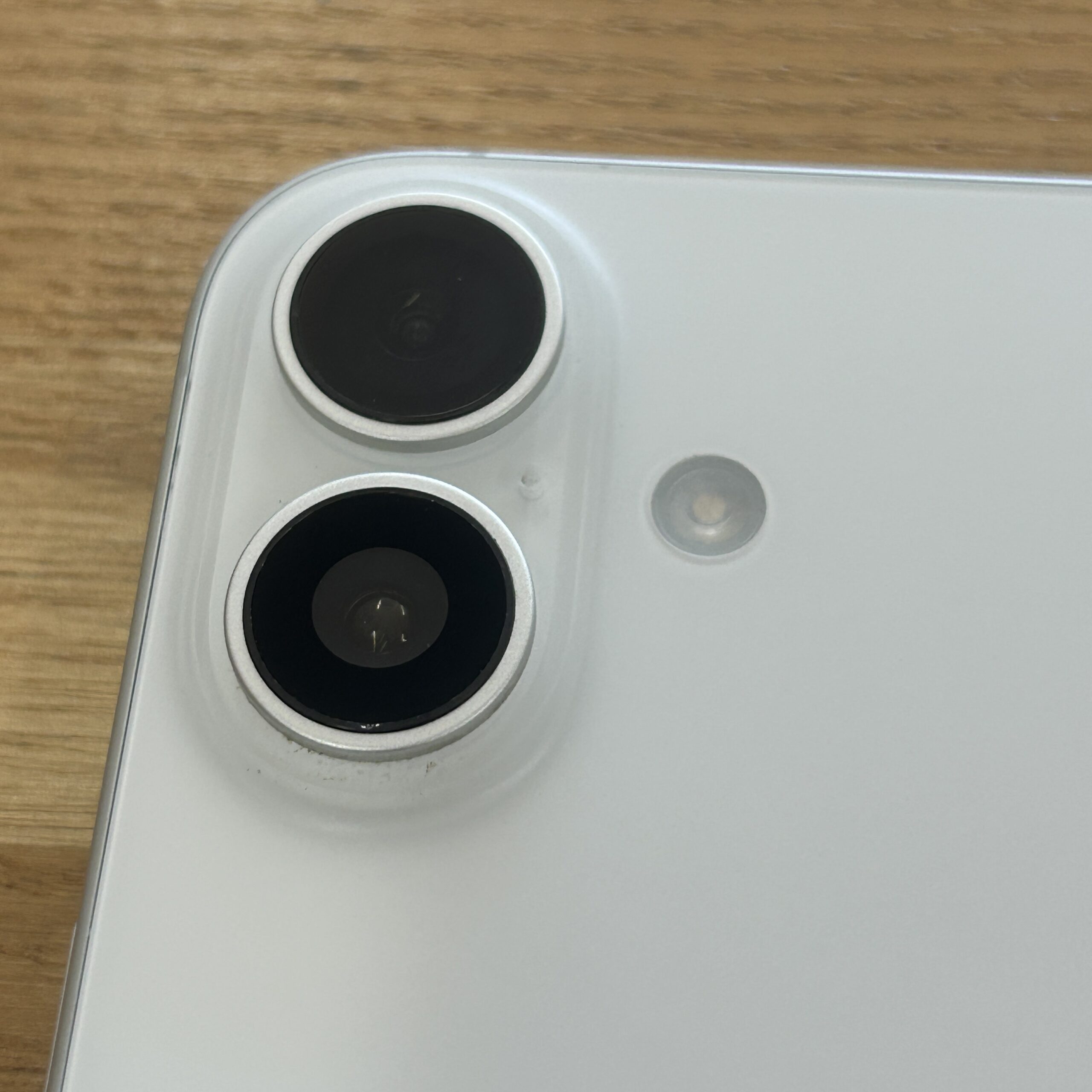 iPhone 16 リアカメラレンズ交換